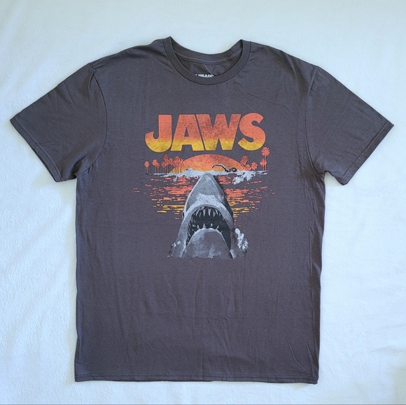 Mad😡 Engine Global🌎 LLC JAWS🦈 Graphic Tee👕 - NWOT - Picture 8 of 11
